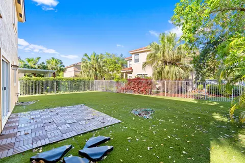 904 NW 126th Ave, Coral Springs, FL 33071