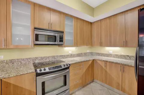 2633 NE 14th Ave #101, Wilton Manors, FL 33334