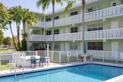 1900 NE 8th Ct #201, Fort Lauderdale, FL 33304