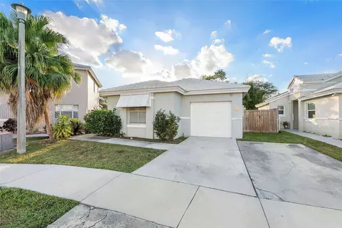 6762 Fern Pl, Margate, FL 33063