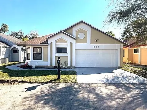 817 E Palm Run Dr, North Lauderdale, FL 33068