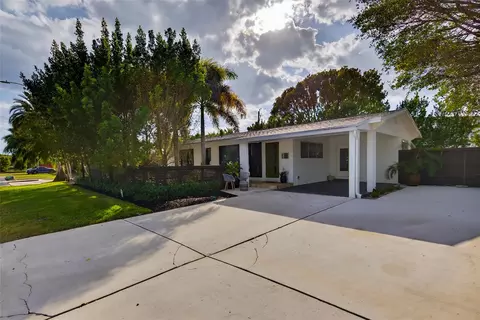 2701 NE 10th Ter, Wilton Manors, FL 33334