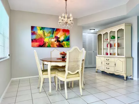 4401 NW 41st St #104, Lauderdale Lakes, FL 33319