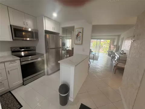 9400 Sunrise Lakes Blvd #304, Sunrise, FL 33322