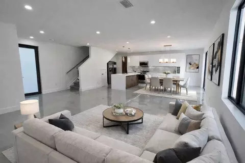 1292 NE 35th St, Oakland Park, FL 33334