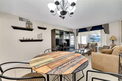 9041 Sunrise Lakes Blvd #101, Sunrise, FL 33322