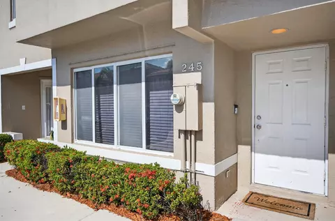 245 Riviera Cir #245, Weston, FL 33326