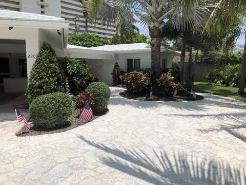 2200 NE 32nd Ave, Fort Lauderdale, FL 33305