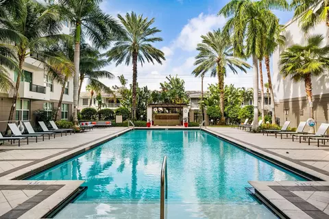 2421 NE 65th St #313, Fort Lauderdale, FL 33308