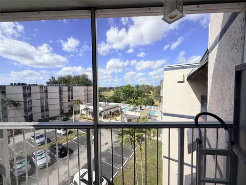 7035 NW 186th St #D508, Hialeah, FL 33015