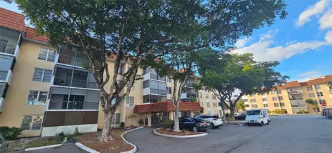 4156 Inverrary Dr #204, Lauderhill, FL 33319