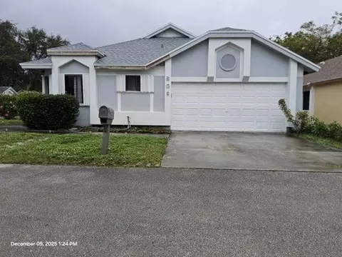 809 E Palm Run Dr, North Lauderdale, FL 33068