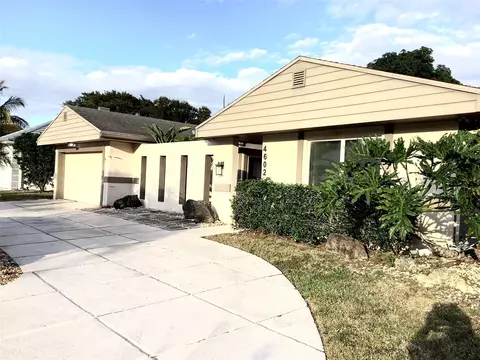 4602 Norfolk Island Pine Dr, Tamarac, FL 33319