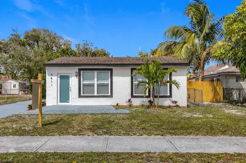 4811 SW 20th St, West Park, FL 33023