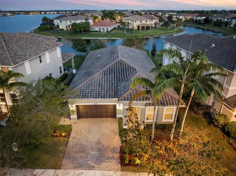 8550 Lakeside Bnd, Parkland, FL 33076