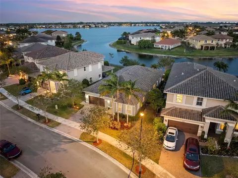 8550 Lakeside Bnd, Parkland, FL 33076