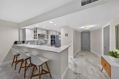 4100 Galt Ocean Dr #606, Fort Lauderdale, FL 33308