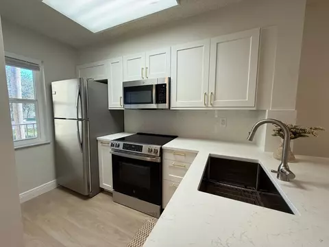 2106 S Cypress Bend Dr #210, Pompano Beach, FL 33069
