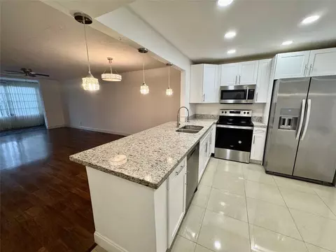2821 Somerset Dr #216, Lauderdale Lakes, FL 33311