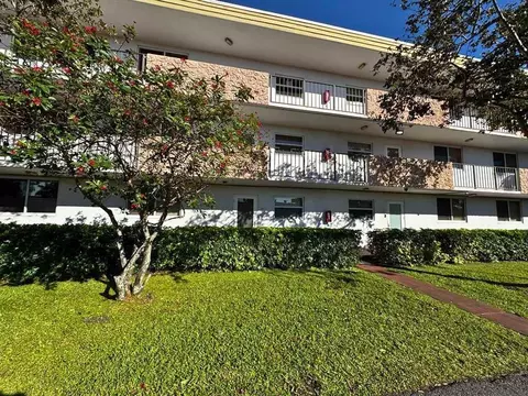 6005 Del Lago Cir #105, Sunrise, FL 33313