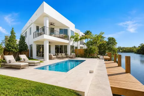 1133 NE 18th Ct, Fort Lauderdale, FL 33305