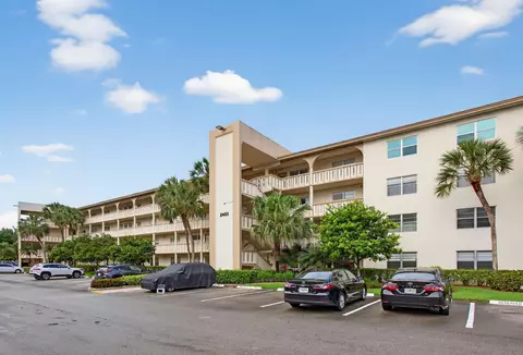 2403 Antigua Cir #B4, Coconut Creek, FL 33066