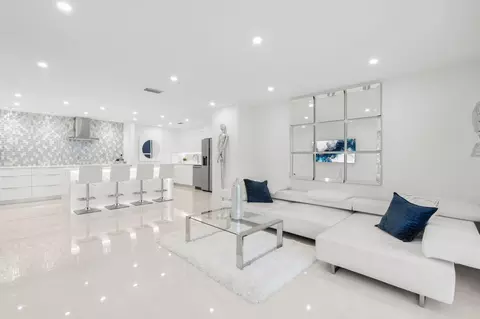6395 Bay Club Dr #2, Fort Lauderdale, FL 33308