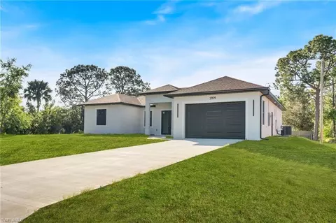 2909 9th St, Lehigh Acres, FL 33971