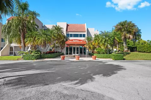 140 Lakeview Dr #103, Weston, FL 33326