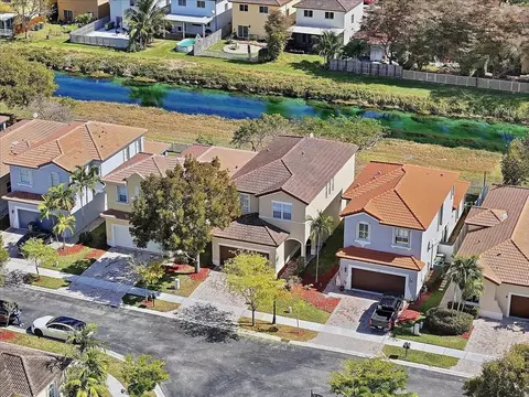 1211 NE 40th Rd, Homestead, FL 33033