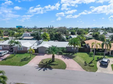 1530 NE 53rd St, Fort Lauderdale, FL 33334