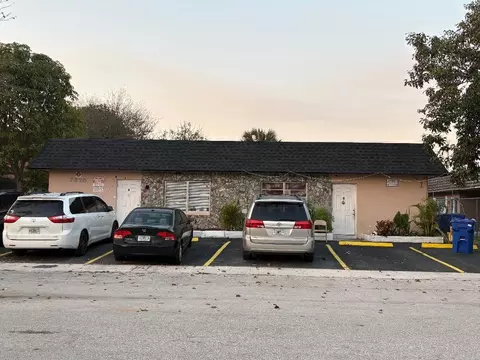7625 SW 10th St, North Lauderdale, FL 33068