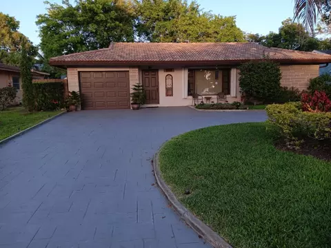 8204 NW 100th Ter, Tamarac, FL 33321