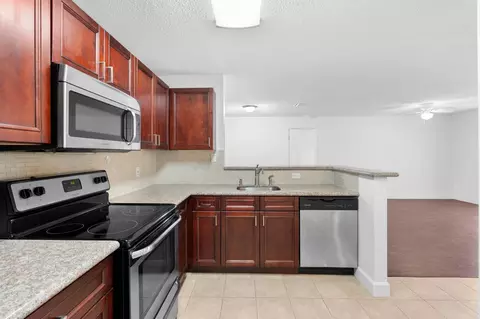 11295 W Atlantic Blvd #207, Coral Springs, FL 33071
