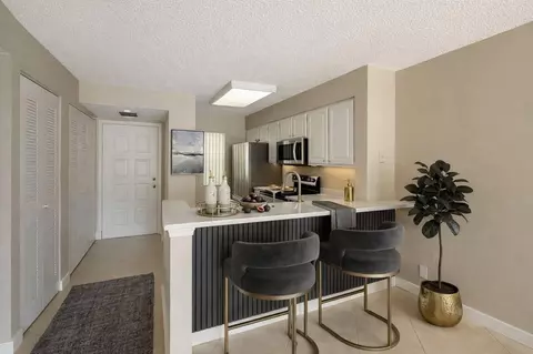 2228 N Cypress Bend Dr #407, Pompano Beach, FL 33069