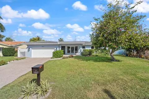1967 Ocean Mist Dr, Pompano Beach, FL 33062