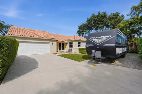 16921 SW 92nd Ct, Palmetto Bay, FL 33157