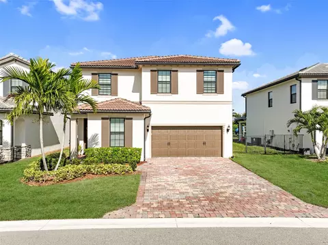 8641 Patron Ln, Lake Worth, FL 33467