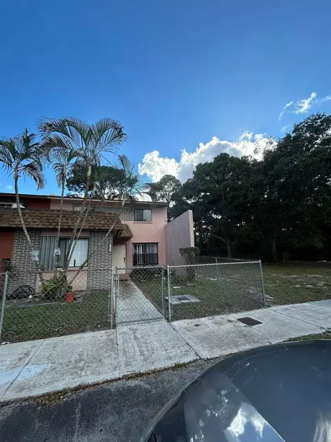 21016 NW 39th Ave, Miami Gardens, FL 33055