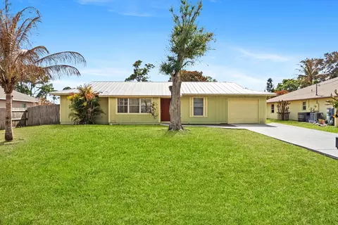 636 SW Eyerly Ave, Port Saint Lucie, FL 34983
