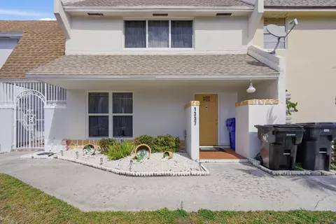 1337 Seaview #1337, North Lauderdale, FL 33068