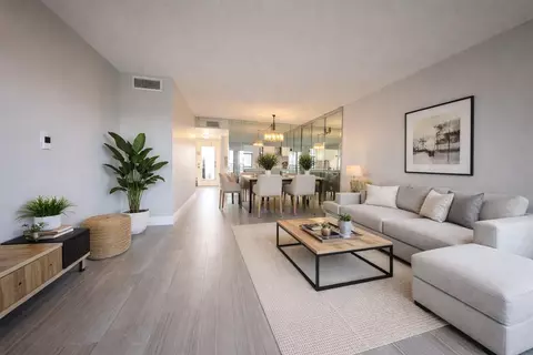 10332 Sunrise Lakes Blvd #310, Sunrise, FL 33322