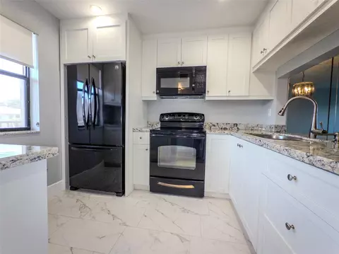10332 Sunrise Lakes Blvd #310, Sunrise, FL 33322