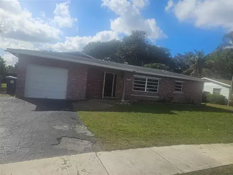 6602 Salem St, North Lauderdale, FL 33068