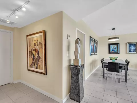 3300 NE 36th #1402, Fort Lauderdale, FL 33308