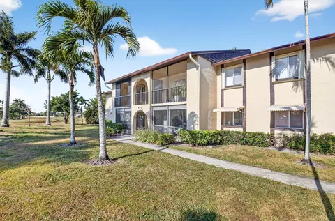 427 Pine Glen Ln #C2, Greenacres, FL 33463