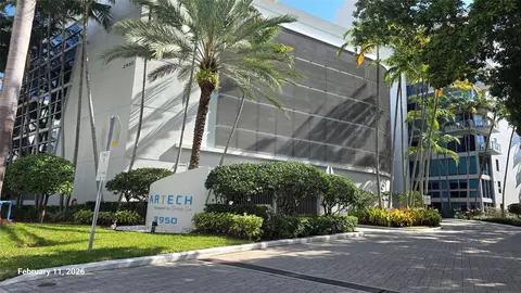 2950 NE 188th St #110, Aventura, FL 33180