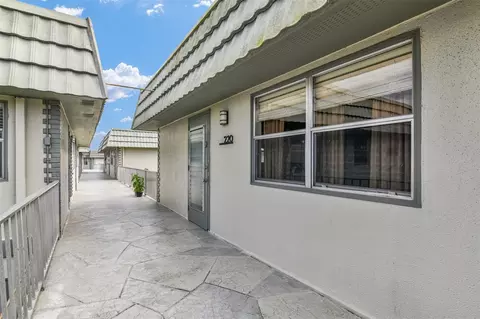 220 Flanders #220, Delray Beach, FL 33484