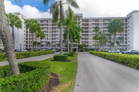 3200 N Palm Aire Dr #110, Pompano Beach, FL 33069