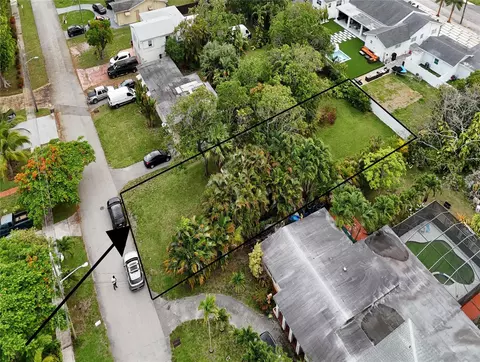 524 SW 5 Ave, Hallandale Beach, FL 33009